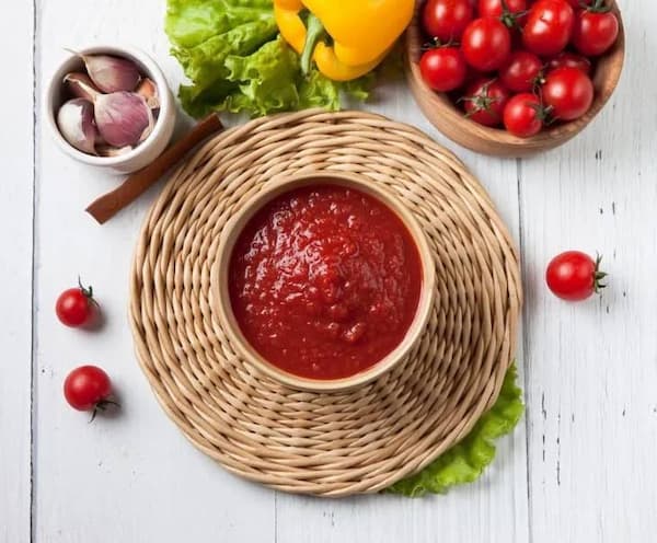 تصویر 4 از رب گوجه فرنگی کارخانه ای با بسته‌ بندی بهداشتی و مدرن